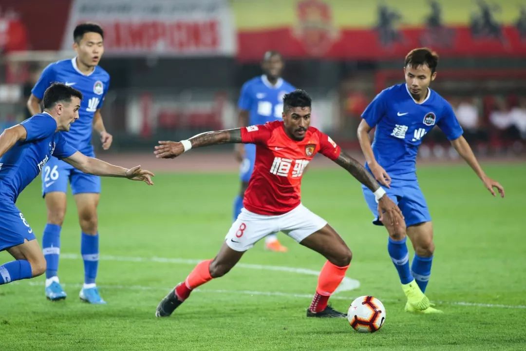 恒大客场逆转建业,豪取四连胜的简单介绍 恒大客场逆转建业,豪取四连胜的简单介绍