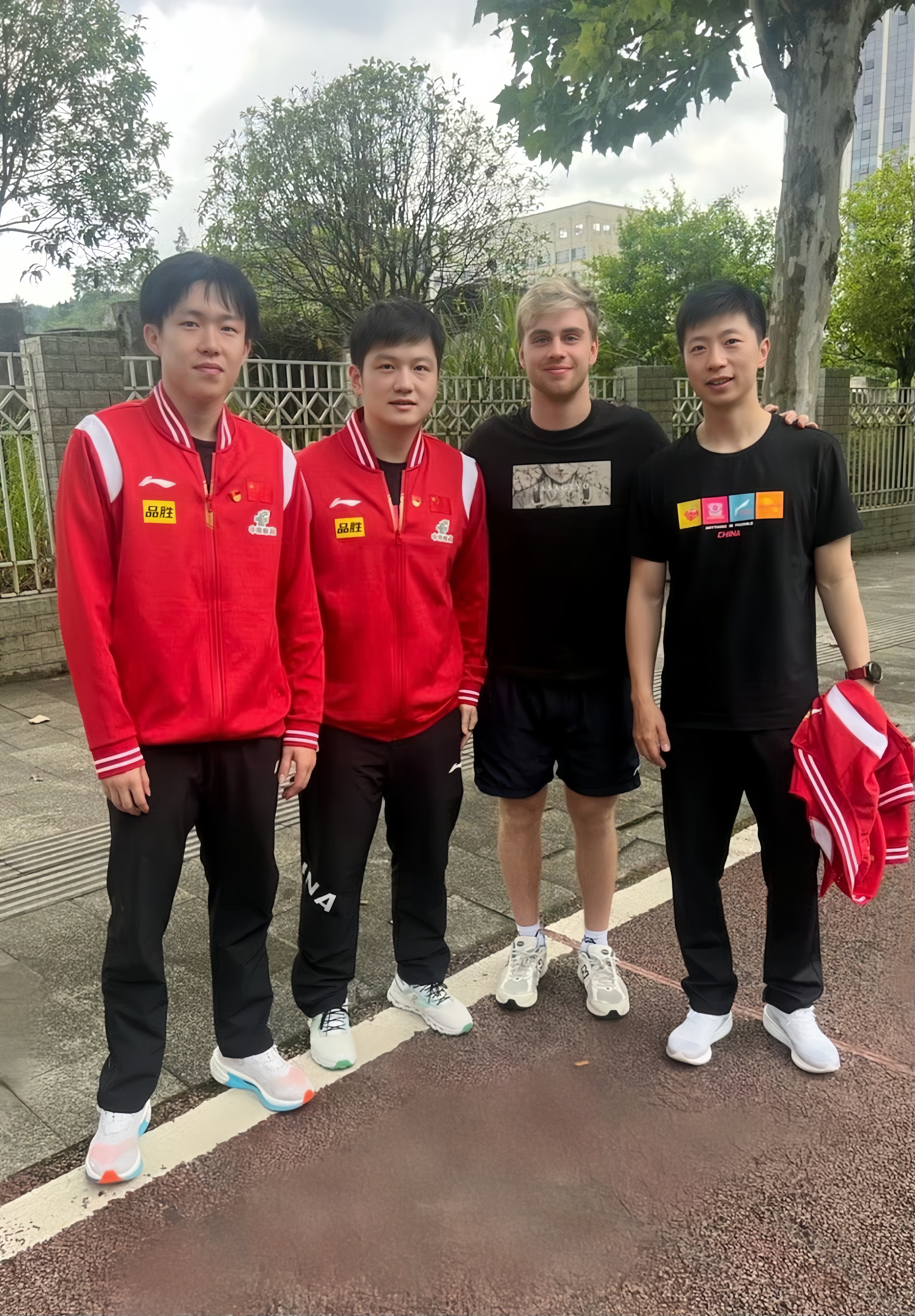 瑞典选手稳定发挥,全力争先赛场的简单介绍 瑞典选手稳定发挥,全力争先赛场的简单介绍