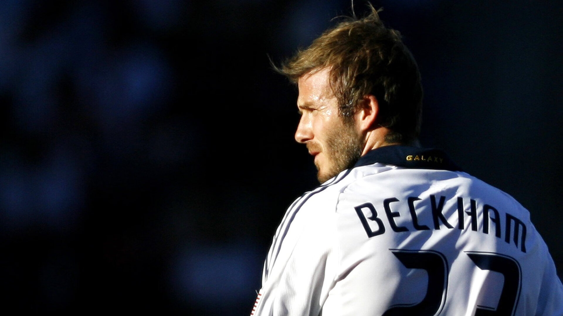 从法国队完胜日本队到奥恰洛夫的高光，体育竞技中的唯一性瞬间